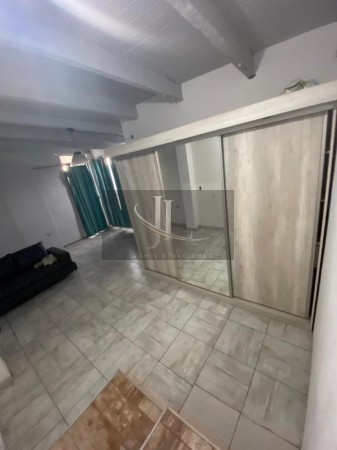 En Venta Casa de 3 dormitorios + departamento Barrio Altos de Villa Cabrera
