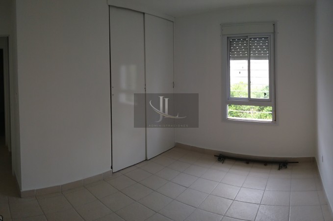 Departamento de 2 Dorm. En complejo cerrado con seguridad en venta. 