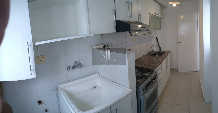 Departamento de 2 Dorm. En complejo cerrado con seguridad en venta. 