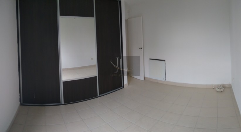 Departamento de 2 Dorm. En complejo cerrado con seguridad en venta. 
